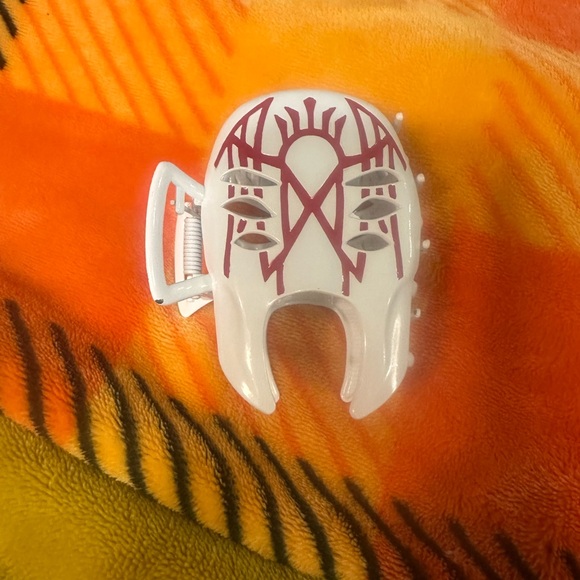 Sleep token vessel claw hair clip - Picture 6 of 6